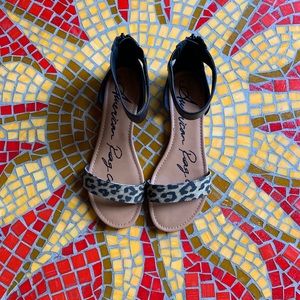 American Rag Keley 2 piece flat sandals size 8